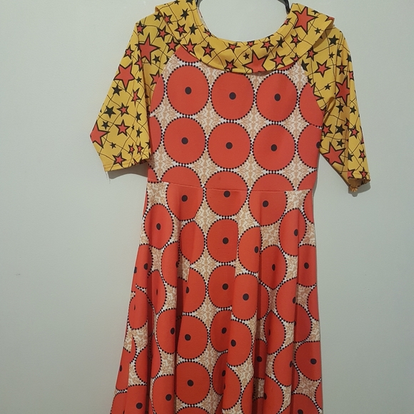 Dresses - Picture 2 of 3